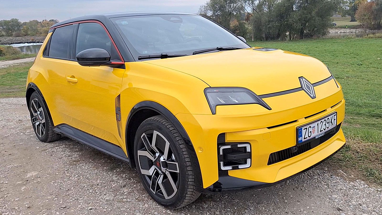 [TEST AUTA] Renault 5: Povratak legende u električnom izdanju