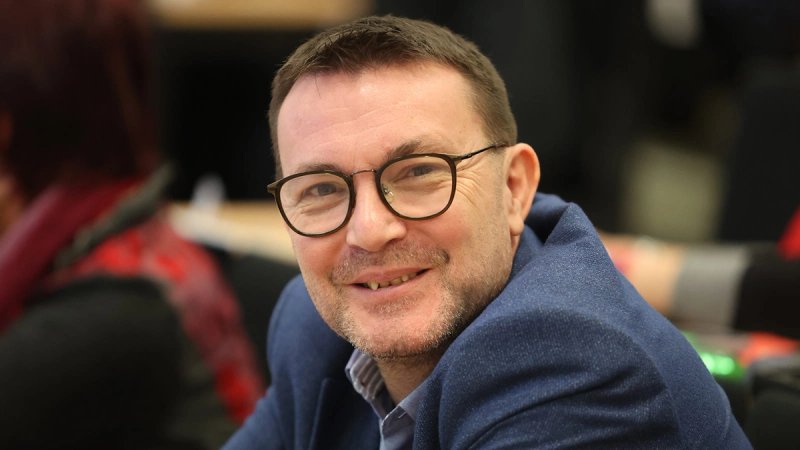 BAUK O 10. TRAVNJA: Svečanije nego ikad. Navijači u crnom skandiraju 'ajmo bijeli' i slave državu kojoj Split tada nije pripadao