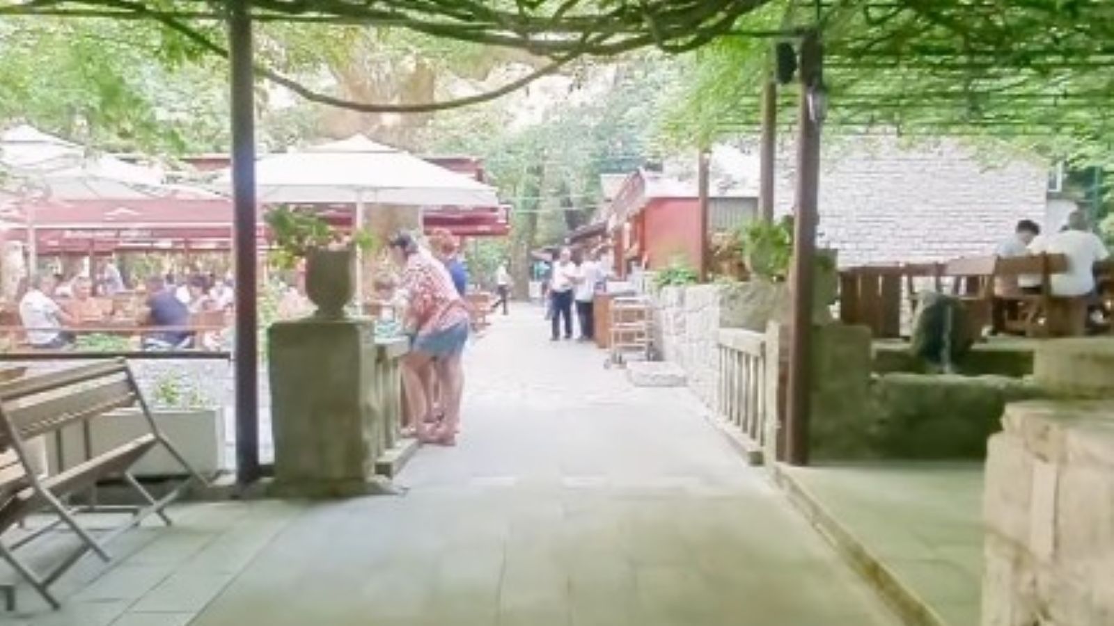 DIVNA GESTA Restoran sprema besplatan ručak za pogođene požarom i pripadnike žurnih službi
