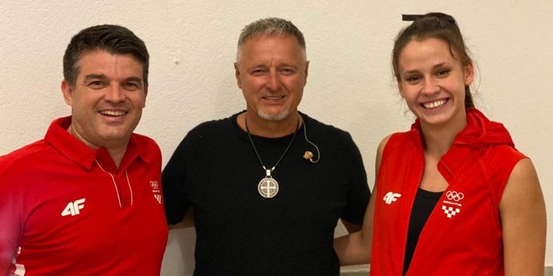 DRINOVCI Matea Jelić s trenerom Tonijem Tomasom na Thompsonovom koncertu