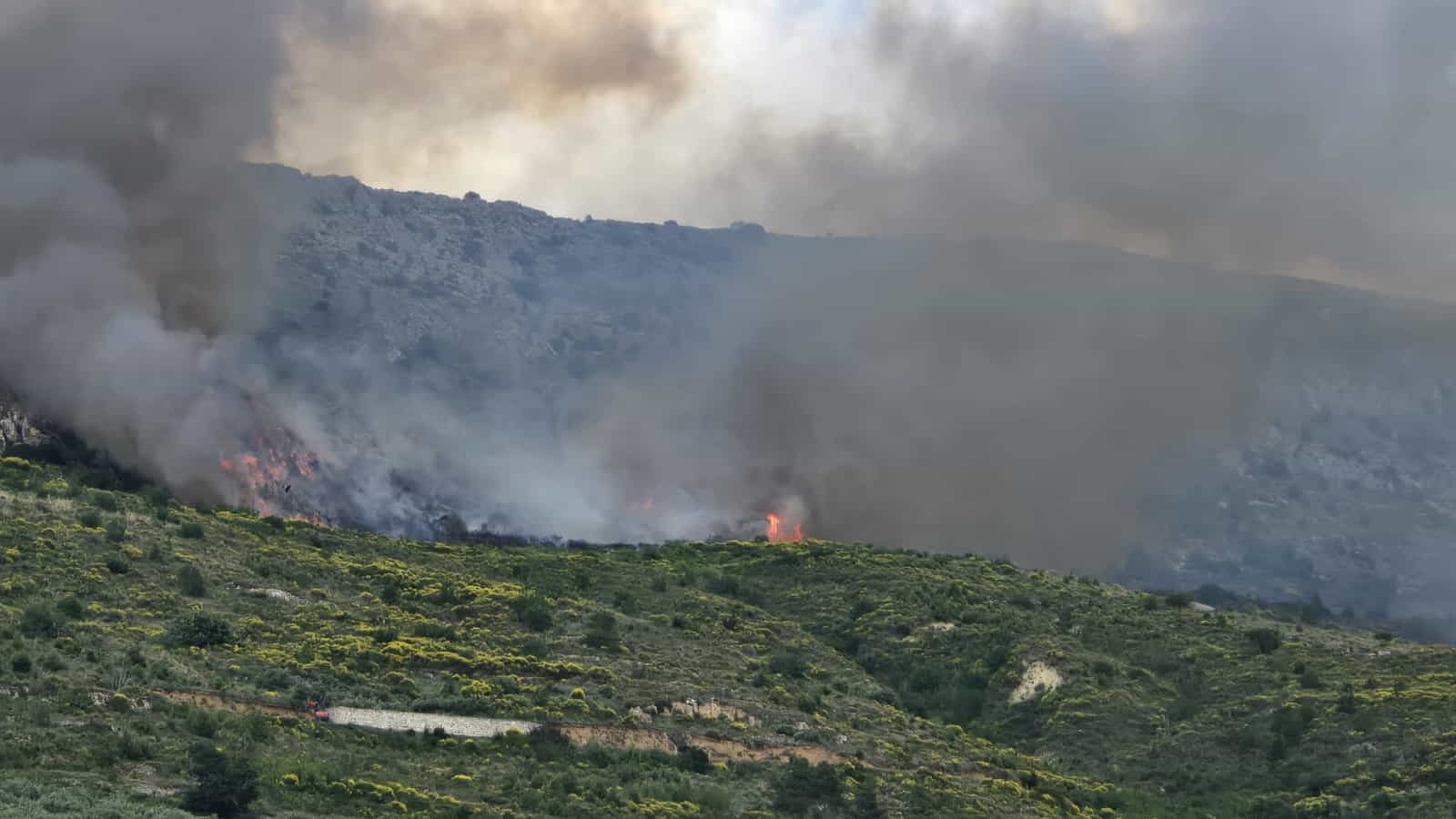 FOTO/VIDEO Požar iznad Podstrane