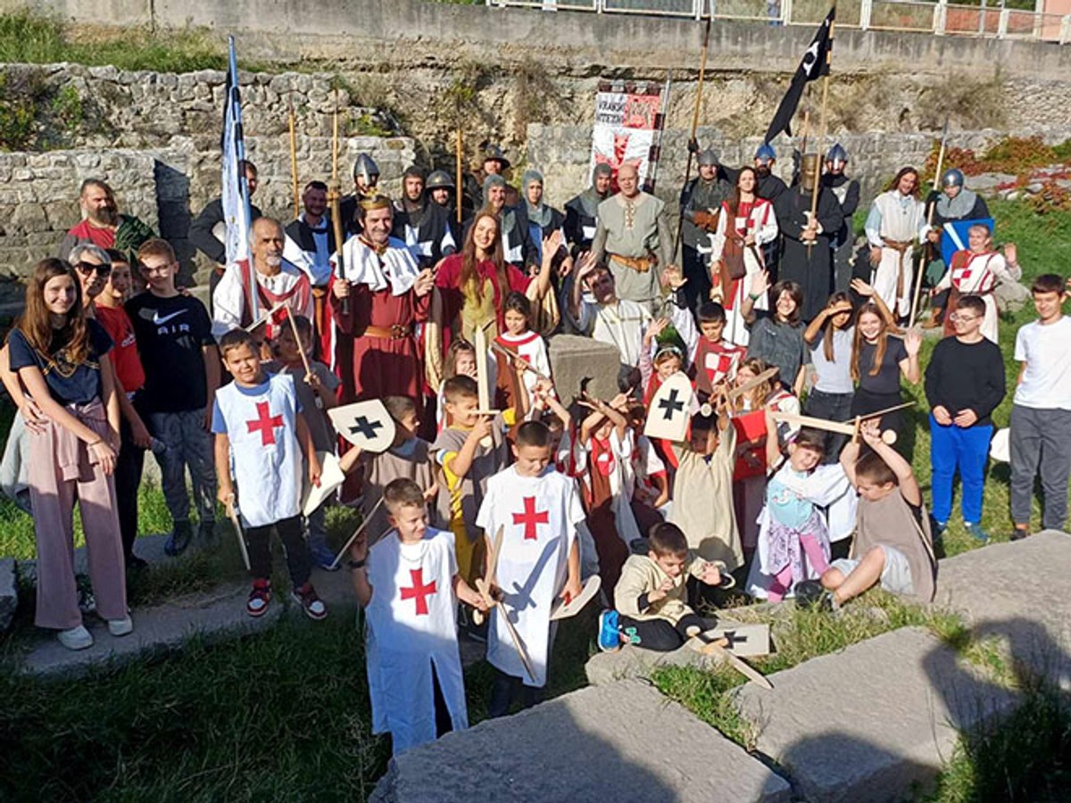 KRUNOM HRVATSKIH VLADARA Sedam kraljeva je okrunjeno u Solinu, narodna predaja kaže sljedeće...