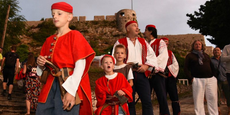 Kliški uskoci još jednom obranili tvrđavu: Počeo tradicionalni 'Uskočki boj za Klis'