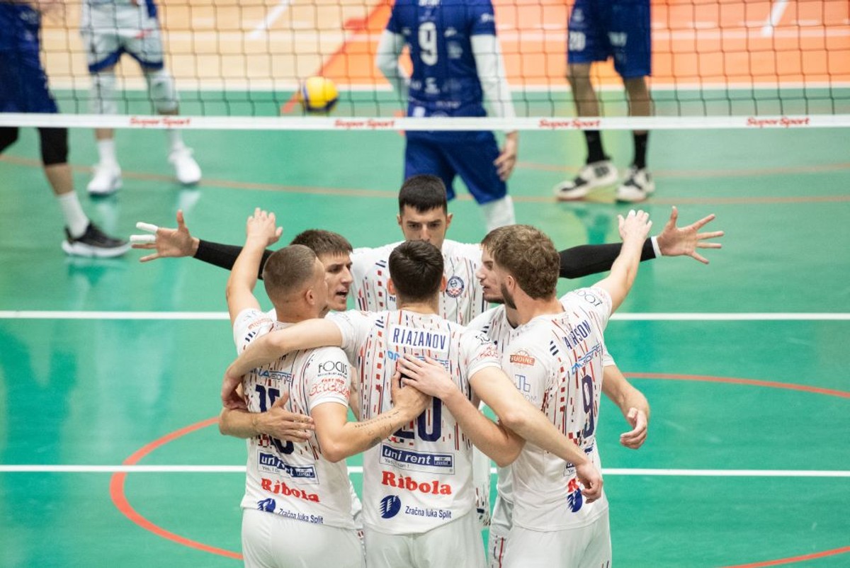ODBOJKA Pobjeda kaštelanske ekipe u jadranskom derbiju