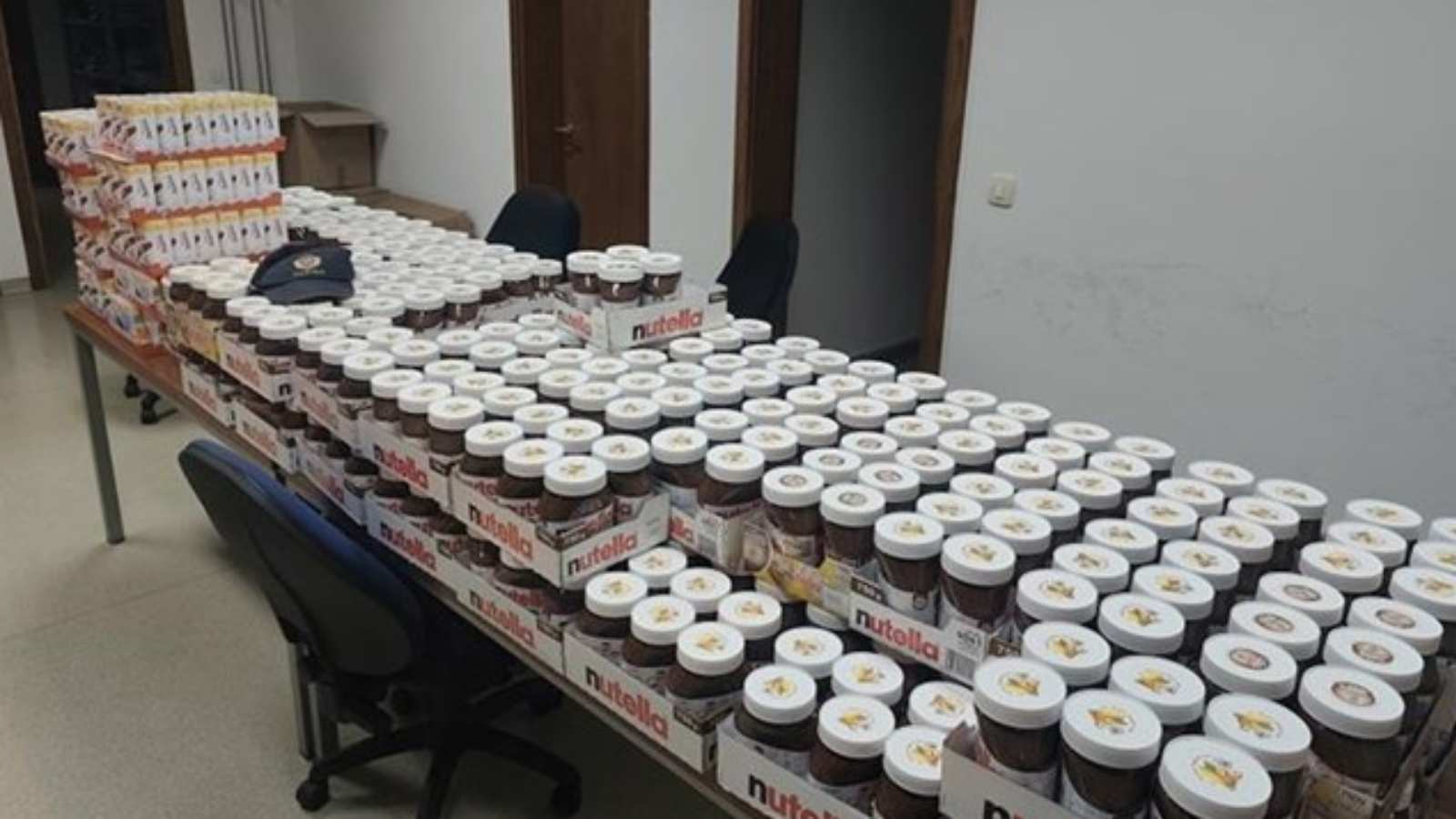Carinici zaustavili kamion srpskih tablica, a onda otkrili neobičan teret: Nutella, čokoladice i lanci za pile