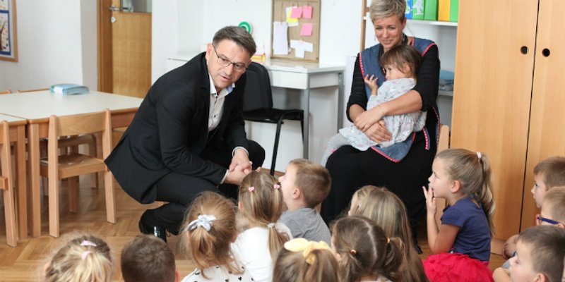 TJEDAN ČISTOG OKOLIŠA Gradonačelnik Solina najmlađim stanovnicima podijelio edukativne crtanke