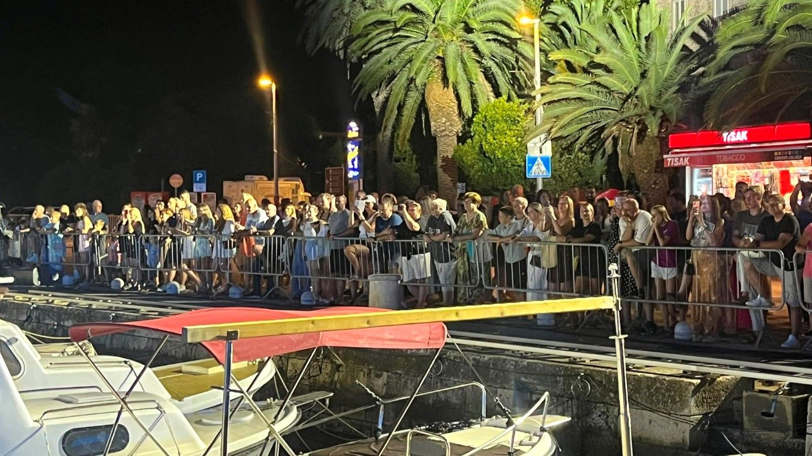 SVI VOLE OLIVERA: Riva puna već na tonskoj probi!
