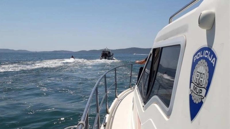 Drama na moru kod Pakoštana: Maloljetnica ozlijeđena tijekom vožnje na zračnom madracu