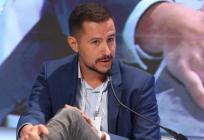 KOMUNIKACIJSKI STRUČNJAK 'Veleposlanici nam na dužnosti umiru od starosti, razbolijevaju se čekajući zamjenu, a baba se češlja'