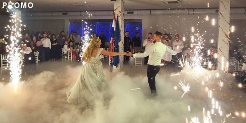 BOŽIĆNO DARIVANJE: 7events ti daruje ulaznice uz konzumaciju pića i jela uz nastup Bomba benda