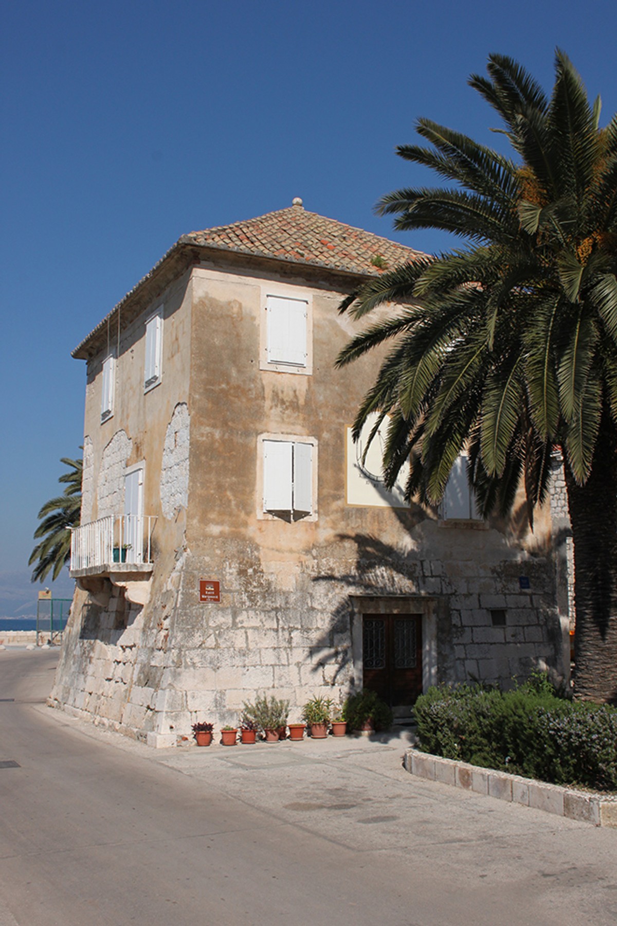 Tvrđave na Braču: Pučišća znaju zvati lukom kula