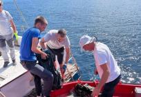 FOTO: 40-ak ljudi iz mora uklanjalo ostatke katamarana koji je progutao požar, zaronila i županijska pročelnica