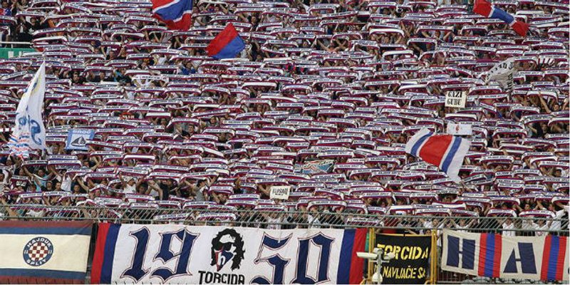 Torcida pred Jadranski derbi poslala poruku svim Hajdukovim navijačima!