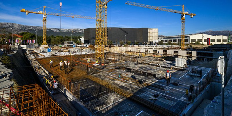 FOTOGALERIJA: Zavirili smo u jedno od većih splitskih gradilišta - luksuzni stambeni kompleks niče u Lori, a saznali smo i tko je stvarni investitor