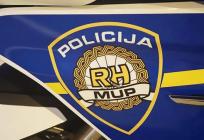 Pijani vozač nakon nesreće napao policijskog službenika, obojica ozlijeđena