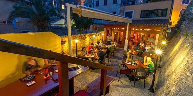 Nakon pet mjeseci sutra ponovo otvara splitska konoba-pizzerija Maslina!