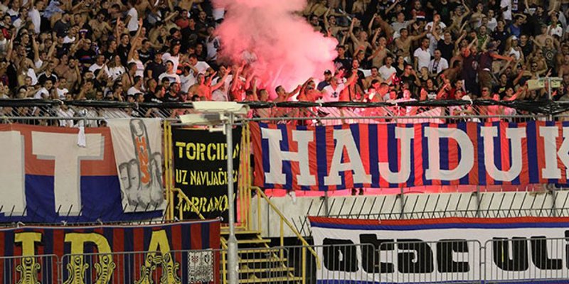 DRASTIČNA KAZNA: Navijač Hajduka zbog majice mora platiti 2.000 kuna, te godinu dana ne smije na utakmice 'bijelih' i reprezentacije Hrvatske