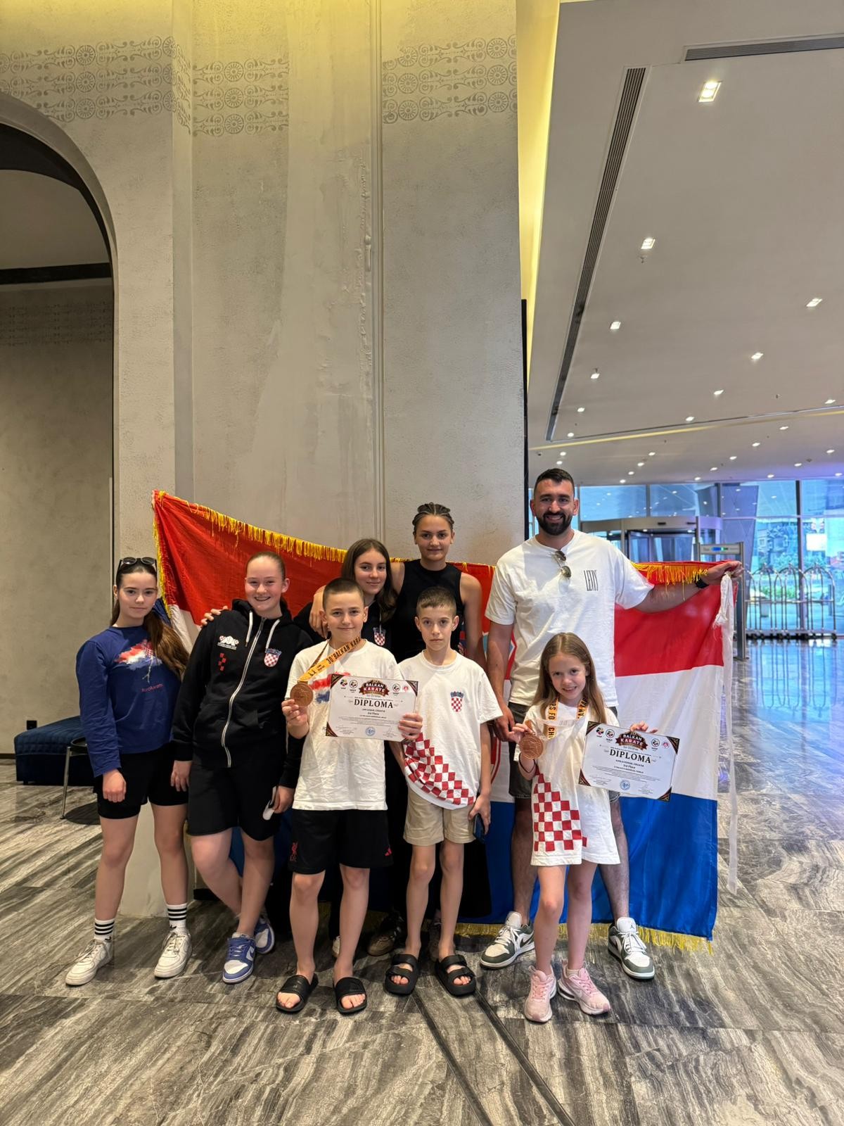Karla Kokan osvojila prvu balkansku medalju u povijesti za splitski karate klub!