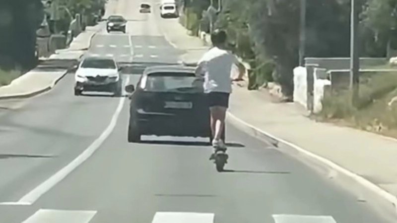 VIDEO Romobilom kroz Kaštela 70 km/h! 'Znaju li roditelji što im djeca rade?'