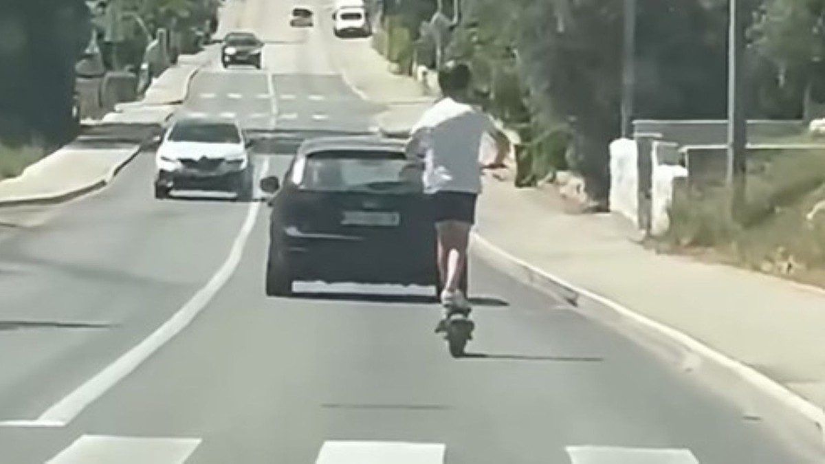 VIDEO Romobilom kroz Kaštela 70 km/h! 'Znaju li roditelji što im djeca rade?'