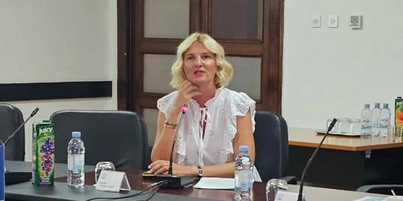 PORUKA S VIJEĆA 'Smetaju nam smeće i buka, a ne štekati kao takvi!'