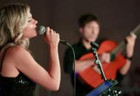 FOTO/VIDEO Splićani uživali u glazbenoj večeri ispred HNK: Acoustic Touch održao koncert