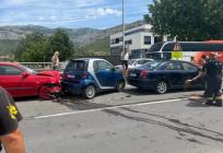 TEŠKA NESREĆA U STROŽANCU Sudarilo se pet auta, dvije osobe su ozlijeđene