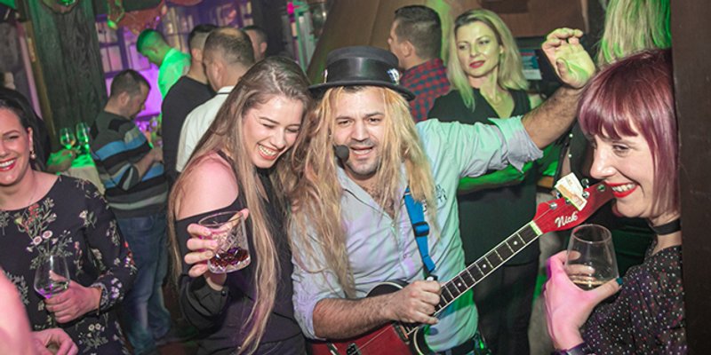 NOĆNI PROGRAM Donosimo novu fotogaleriju iz Bracere, pogledajte kako se zabavlja!