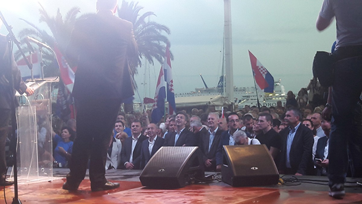 Završio HDZ-ov skup na Rivi na koji je došla i Torcida, pročitajte što se govorilo, pjevalo i vikalo