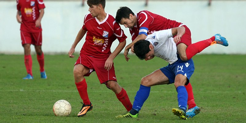 KRAJ UTAKMICE: Hajduk B poražen od Mosora sa 2:1!