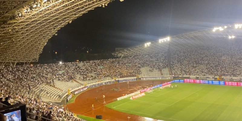 VIDEO: Pogledajte kako poslije olujnog nevremena Poljud pjeva 'Dalmacijo'