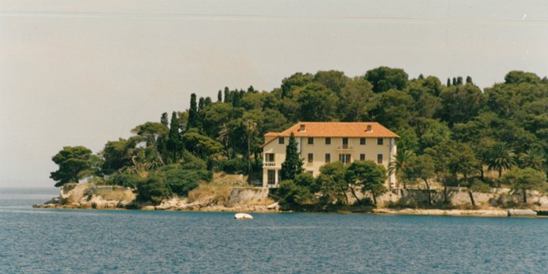 ATRAKTIVNA NEKRETNINA Pet gradskih vijećnika Visa optužuju gradonačelnika za namještanje natječaja za kupovinu Češke vile