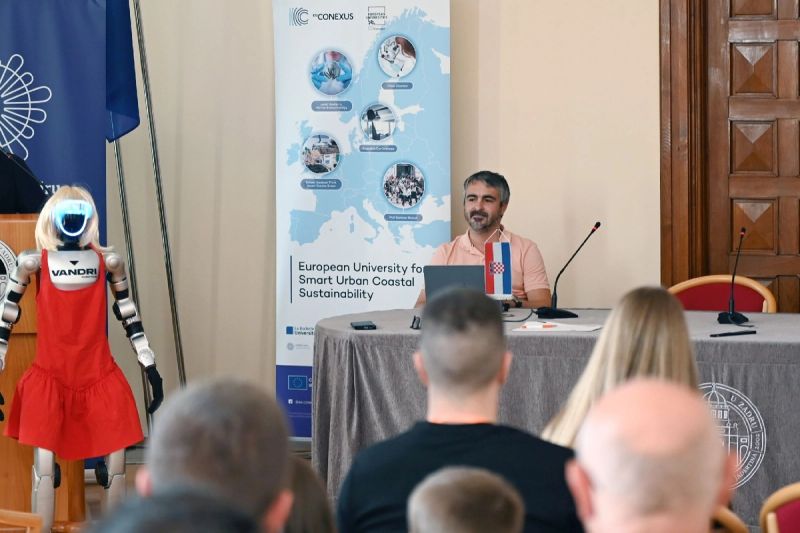 Tonka danas na Sveučilištu, a sutra pomoć u vašem domu