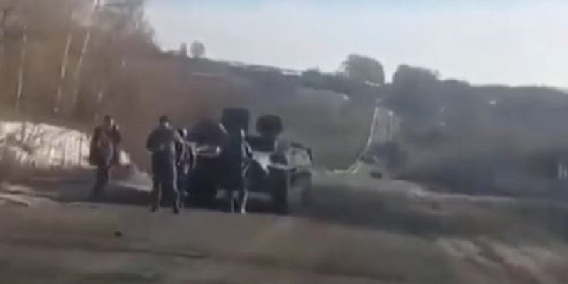 VIDEO Ukrajinac ponudio prijevoz ruskim vojnicima - do Rusije
