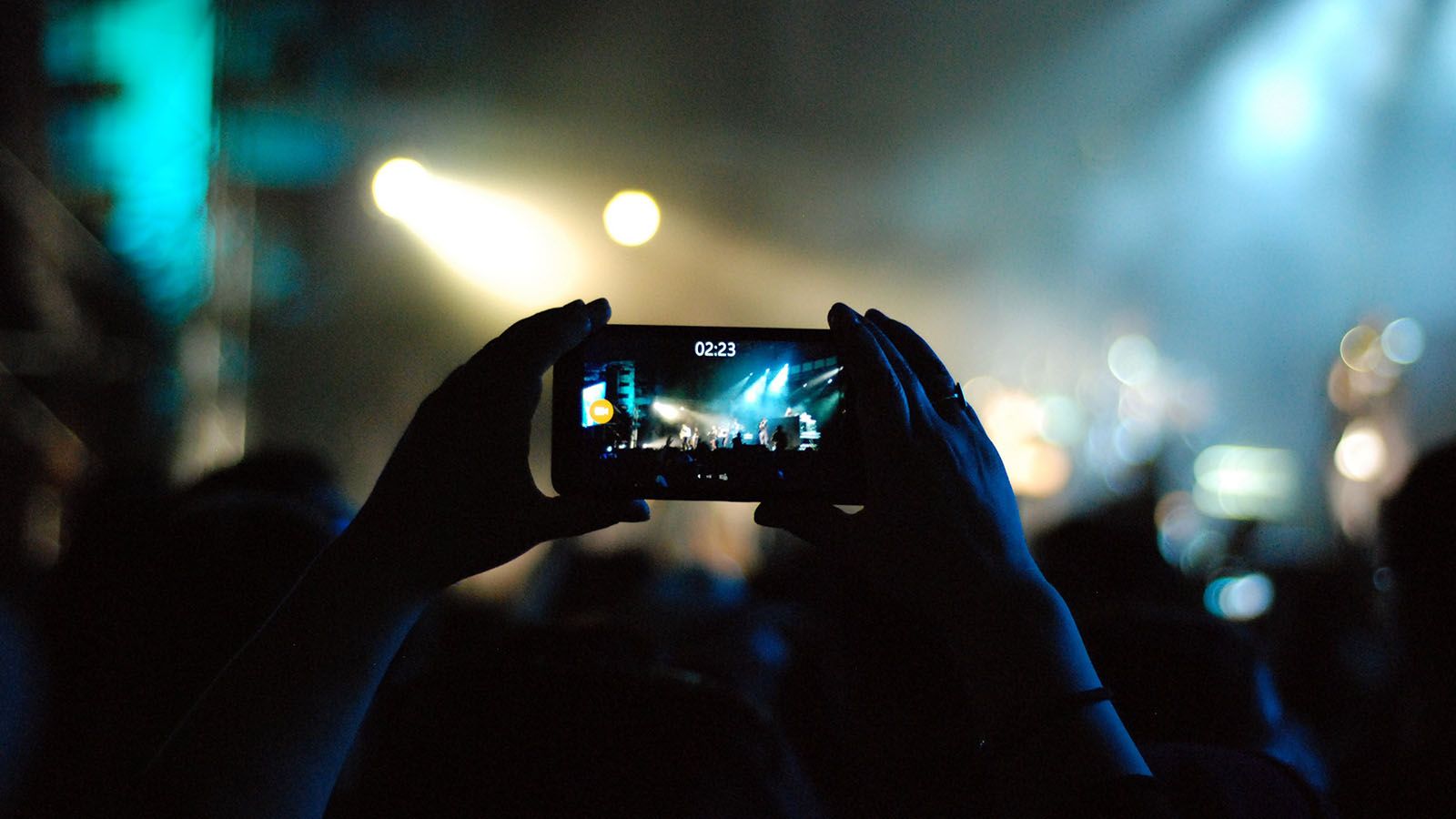 Grupa Poludi ima koncert u Teatrinu