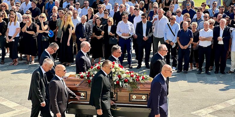 FOTO/VIDEO Na Lovrincu pokopan Mislav Bezmalinović