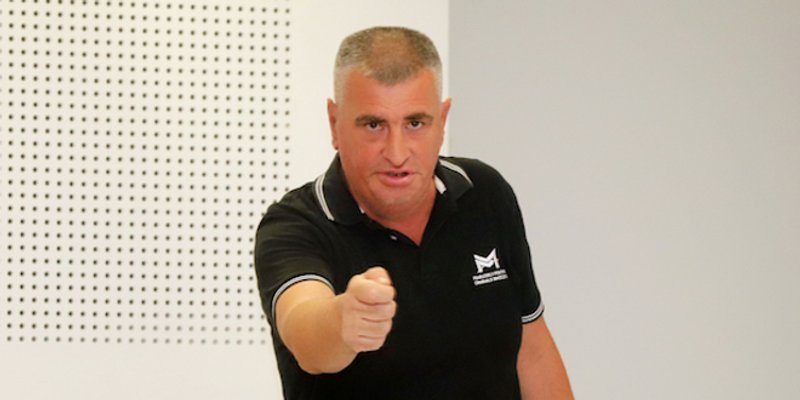 VIDEO: Bulj prekinuo javnu raspravu o vjetroelektrani