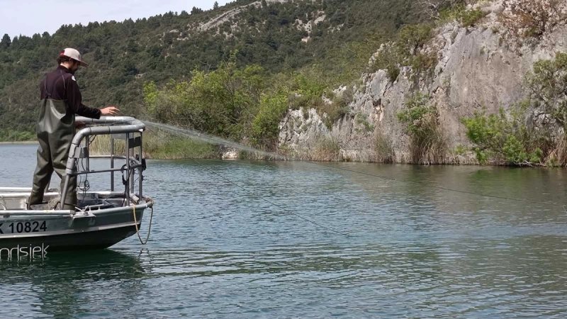 FOTO: U sklopu projekta ReFresh Fish LIFE provedene akcija izlova stranih i invazivnih vrsta i edukacija ribolovaca