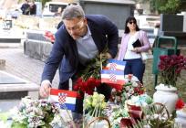 FOTO Solinski gradonačelnik položio 160 ruža na grobove poginulih i preminulih hrvatskih branitelja