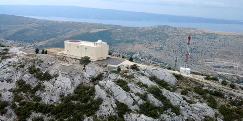 NOĆ MUZEJA Besplatan prijevoz Prometovim busevima do zvjezdarnice na Mosoru