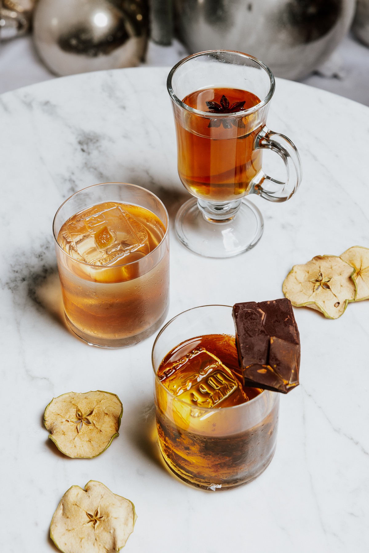 Otkrijte zašto svi pričaju o blagdanskim slasticama Bara Split uz pogled koji oduzima dah