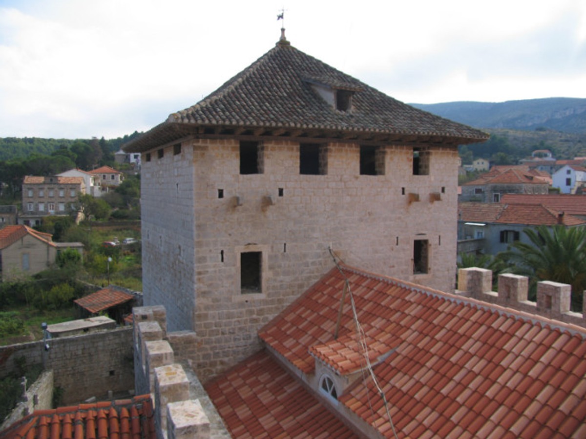 Pročitajte kako je alžirski beg Uluč-Ali napao Hvar i koje su se sve svjetske sile borile za otok