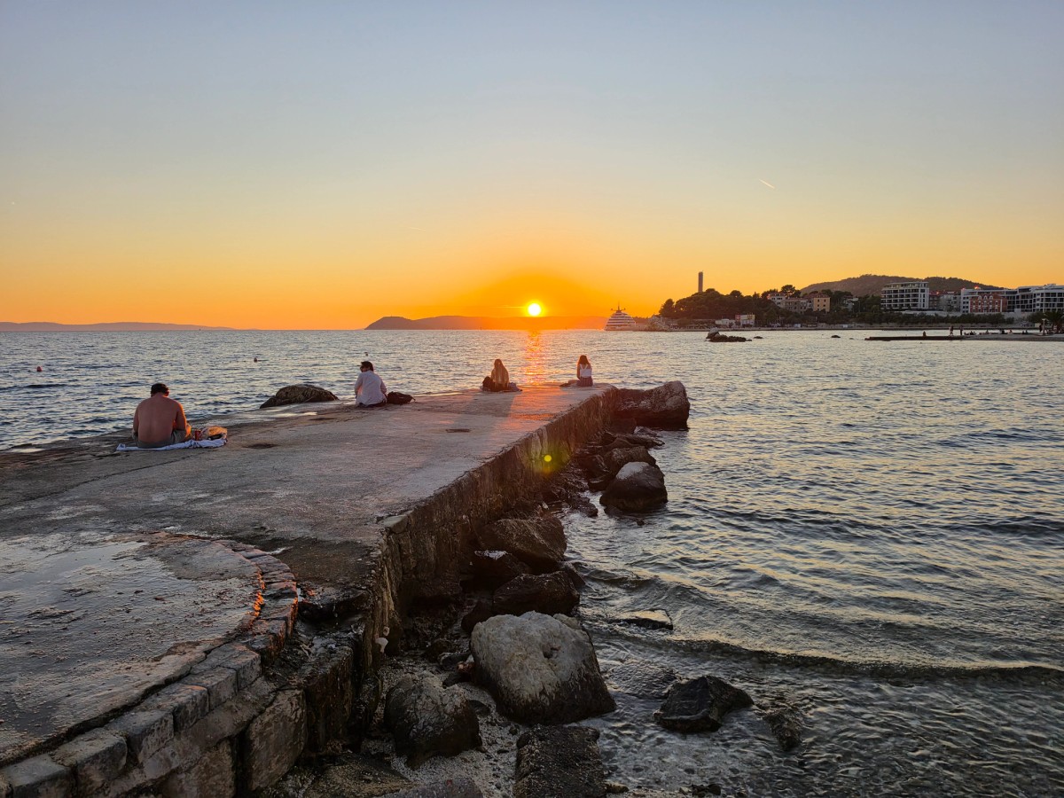FOTO Ovčice okupane zalaskom sunca
