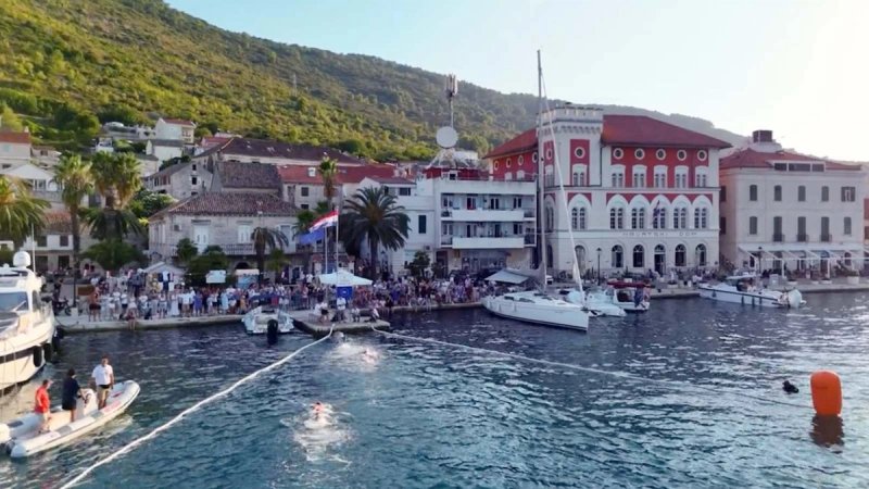 VIDEO Plivači ponovno osvojili Vis: Pogledajte atmosferu s 26. maratona