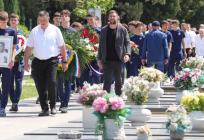 FOTO/VIDEO Na Lovrincu sahranjen Ivo Bego