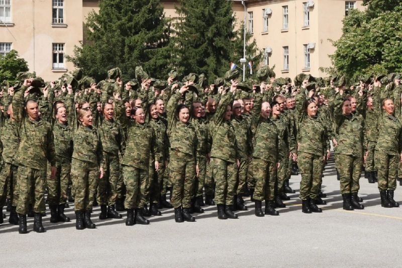 FOTO/VIDEO Ročnici trećeg naraštaja na temeljnoj vojnoj obuci ponosno prisegnuli Domovini