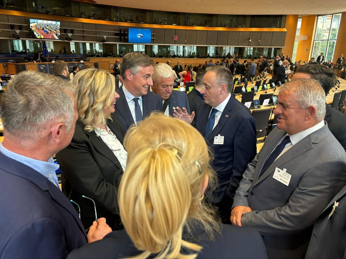 Eurozastupnica ugostila splitsko-dalmatinsku Zajednicu utemeljitelja HDZ-a: 'Posebna čast'