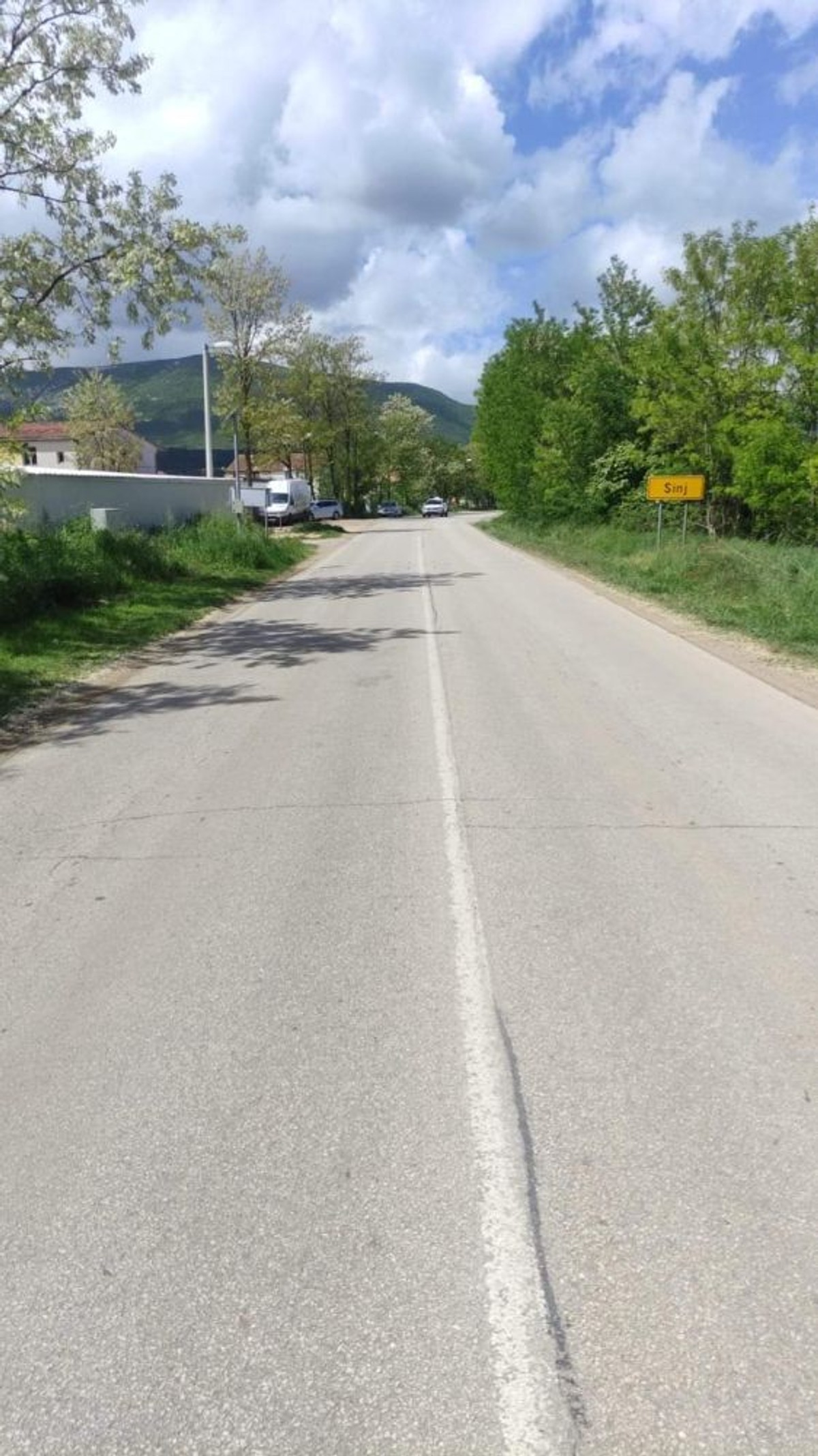Radovi na rekonstrukciji lokalne ceste Sinj – Otok