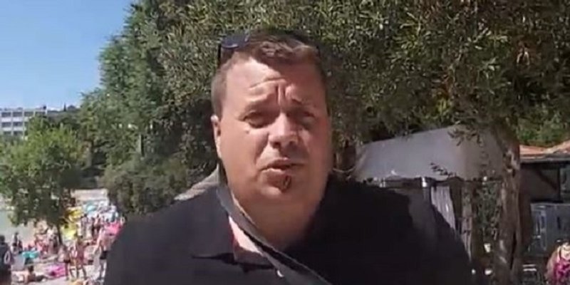 NASTAVLJA S TULUMARENJEM Kontroverzni načelnik Murtera u noćnom klubu rastrgao majicu