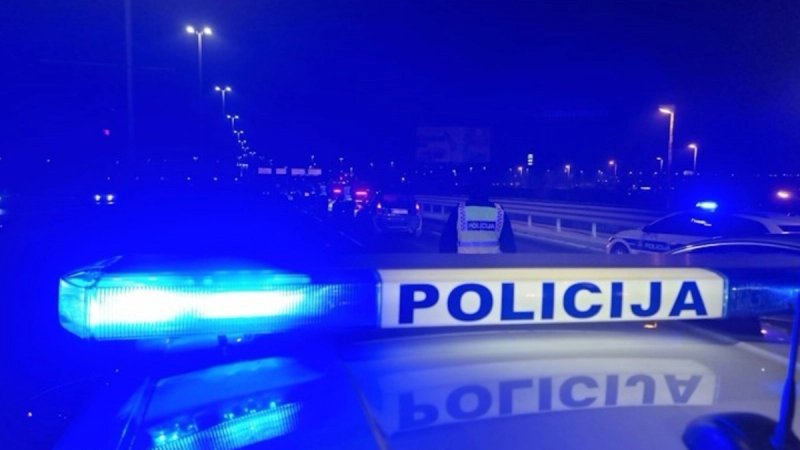 TRAGEDIJA KOD KRIŽEVACA Automobil izletio s ceste i prevrnuo se na krov, poginuo vozač